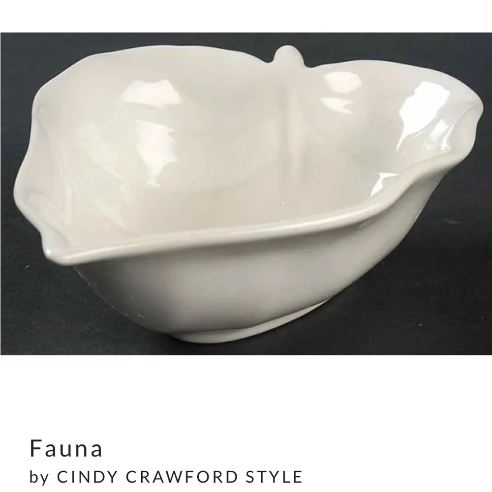 Small white ceramic leaf bowl by Cindy Crawford - Picture 1 of 7